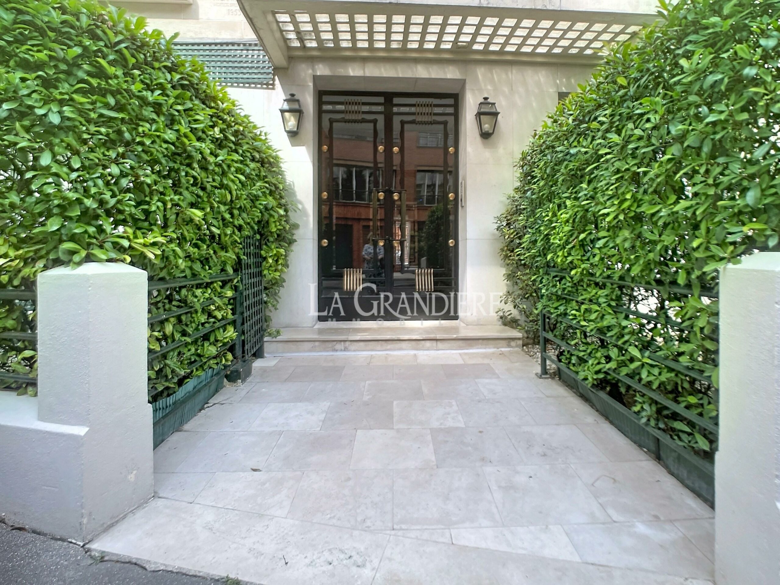 Property Featured Image