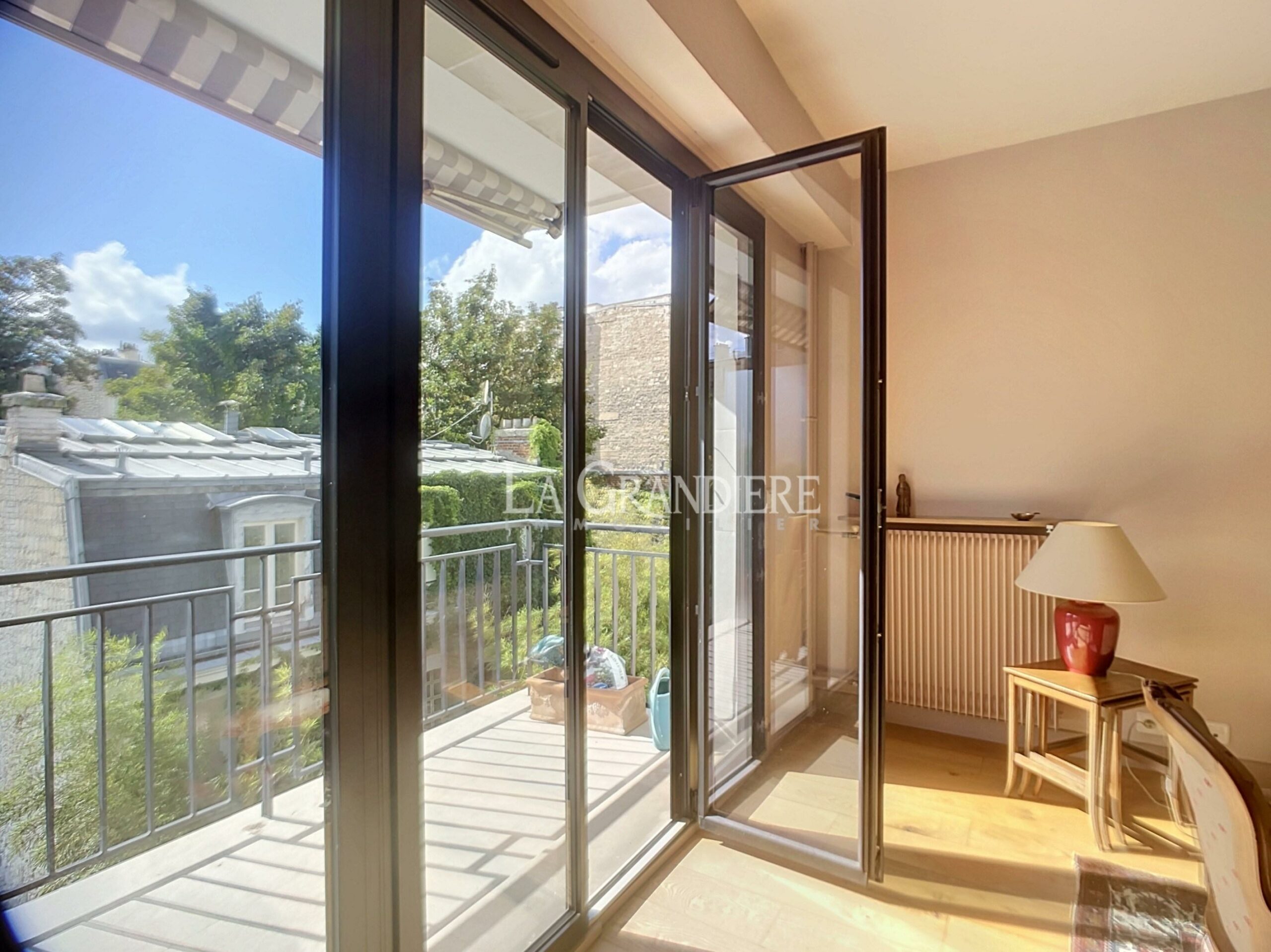 Appartement 2 pièces 54 m² · à Paris · 54,3 m² · 2 693 000 €